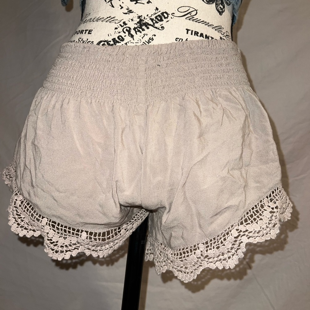 Forever 21 Dark Cream Crochet Flowy Shorts